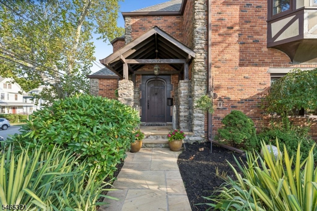 632 Belgrove Dr, Kearny Town, NJ 07032 — photo 3