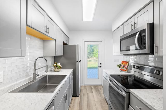 1301 FOXWOOD DRIVE, Lutz, FL 33549