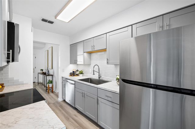 1301 FOXWOOD DRIVE, Lutz, FL 33549