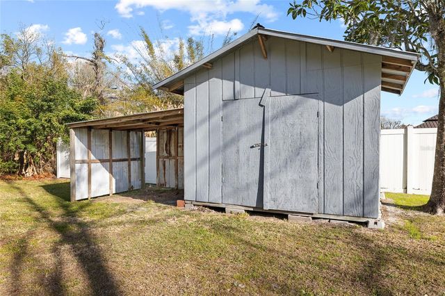 1301 FOXWOOD DRIVE, Lutz, FL 33549