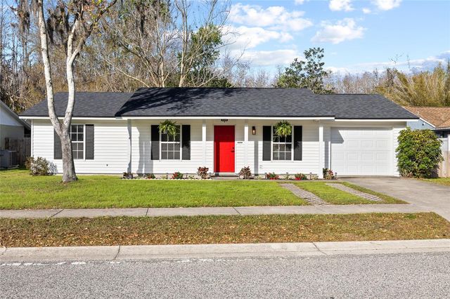 1301 FOXWOOD DRIVE, Lutz, FL 33549