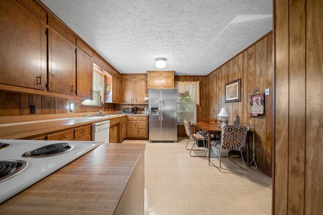 211 Rouse Rd, Dickson, TN 37055