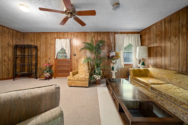 211 Rouse Rd, Dickson, TN 37055