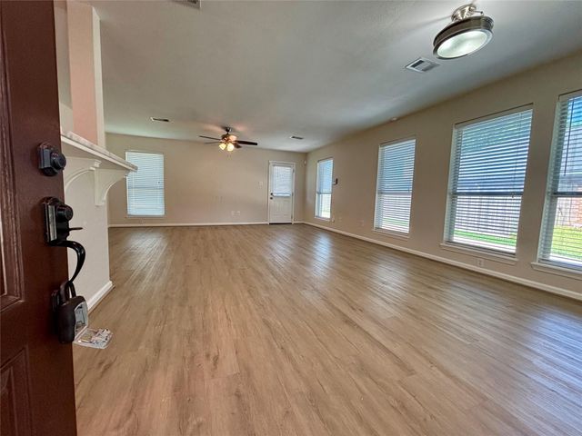 13019 Skyline Drive, Willis, TX 77318