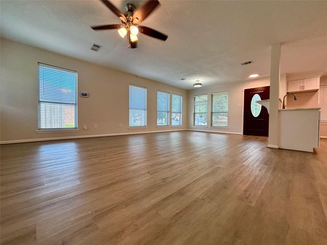 13019 Skyline Drive, Willis, TX 77318