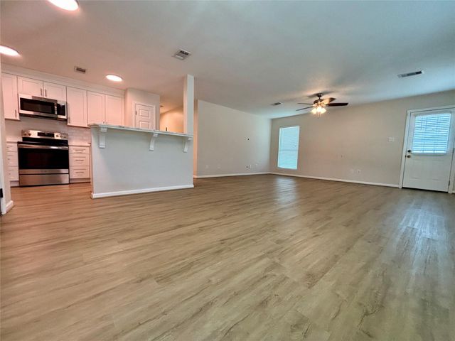 13019 Skyline Drive, Willis, TX 77318