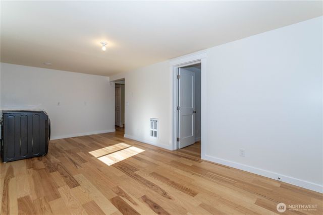 3905 NE 6th Street, Renton, WA 98056