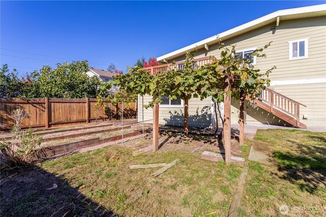 3905 NE 6th Street, Renton, WA 98056