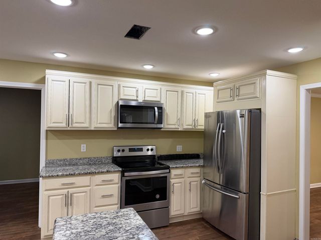 5903 Hampton Parkway, Pine Bluff, AR 71603