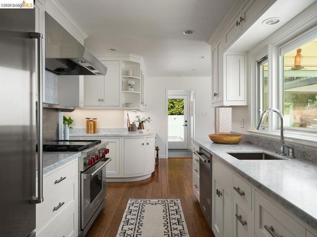 12700 Skyline Blvd, Oakland, CA 94619
