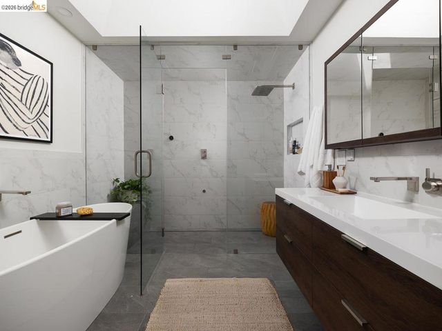12700 Skyline Blvd, Oakland, CA 94619