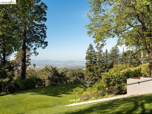 12700 Skyline Blvd, Oakland, CA 94619