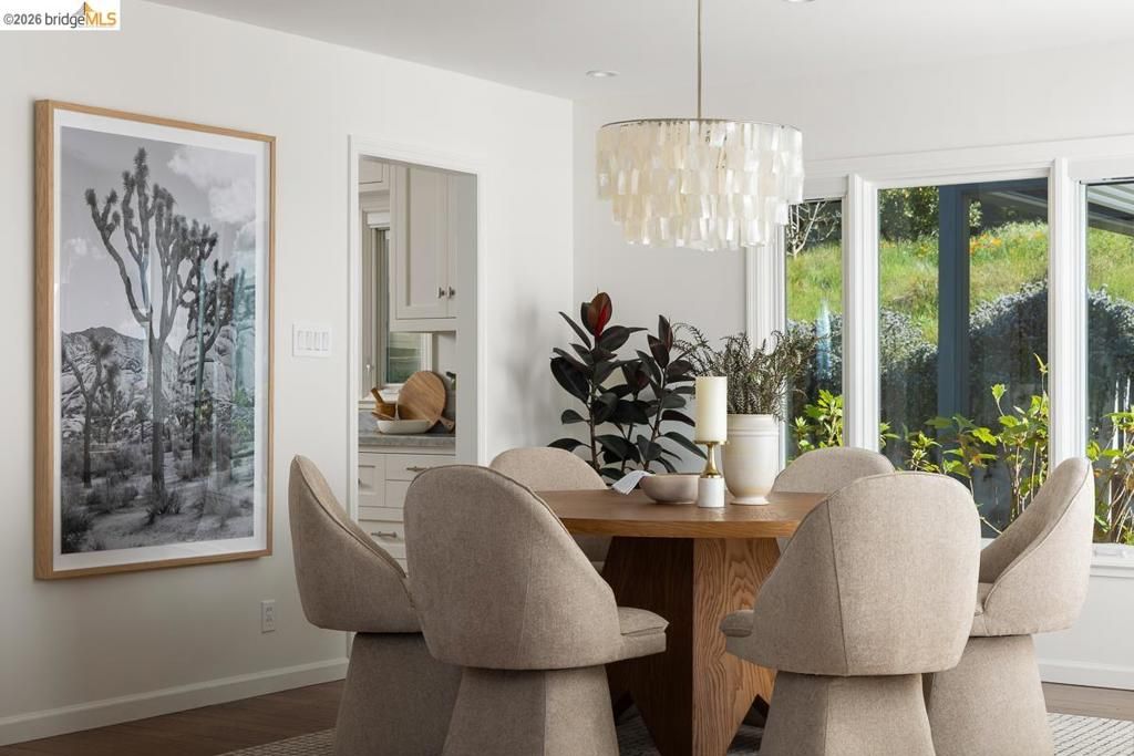 Image 15 of property listing at 12700 Skyline Blvd, Oakland, CA 94619