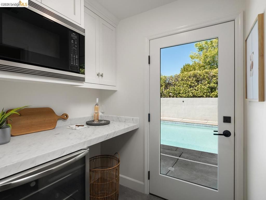 Image 20 of property listing at 12700 Skyline Blvd, Oakland, CA 94619