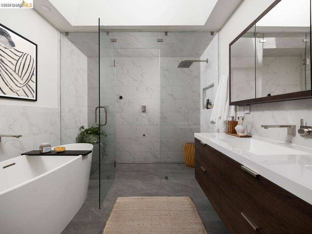 Image 28 of property listing at 12700 Skyline Blvd, Oakland, CA 94619