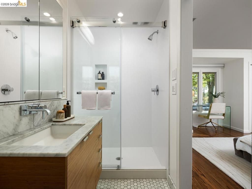 Image 33 of property listing at 12700 Skyline Blvd, Oakland, CA 94619