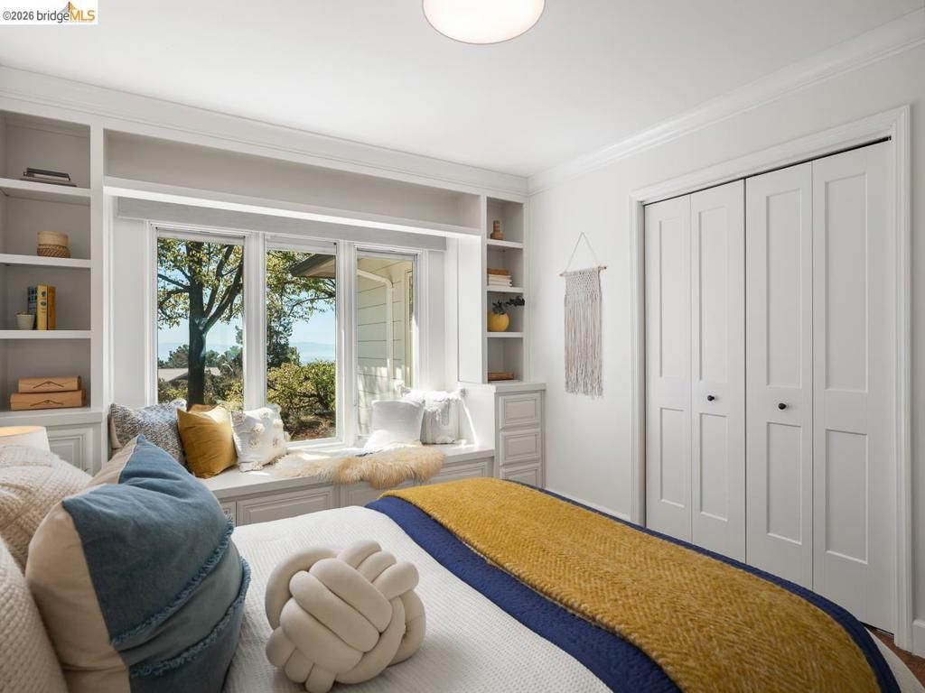 Image 35 of property listing at 12700 Skyline Blvd, Oakland, CA 94619