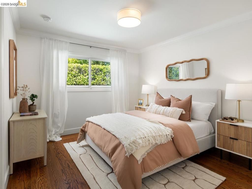 Image 36 of property listing at 12700 Skyline Blvd, Oakland, CA 94619