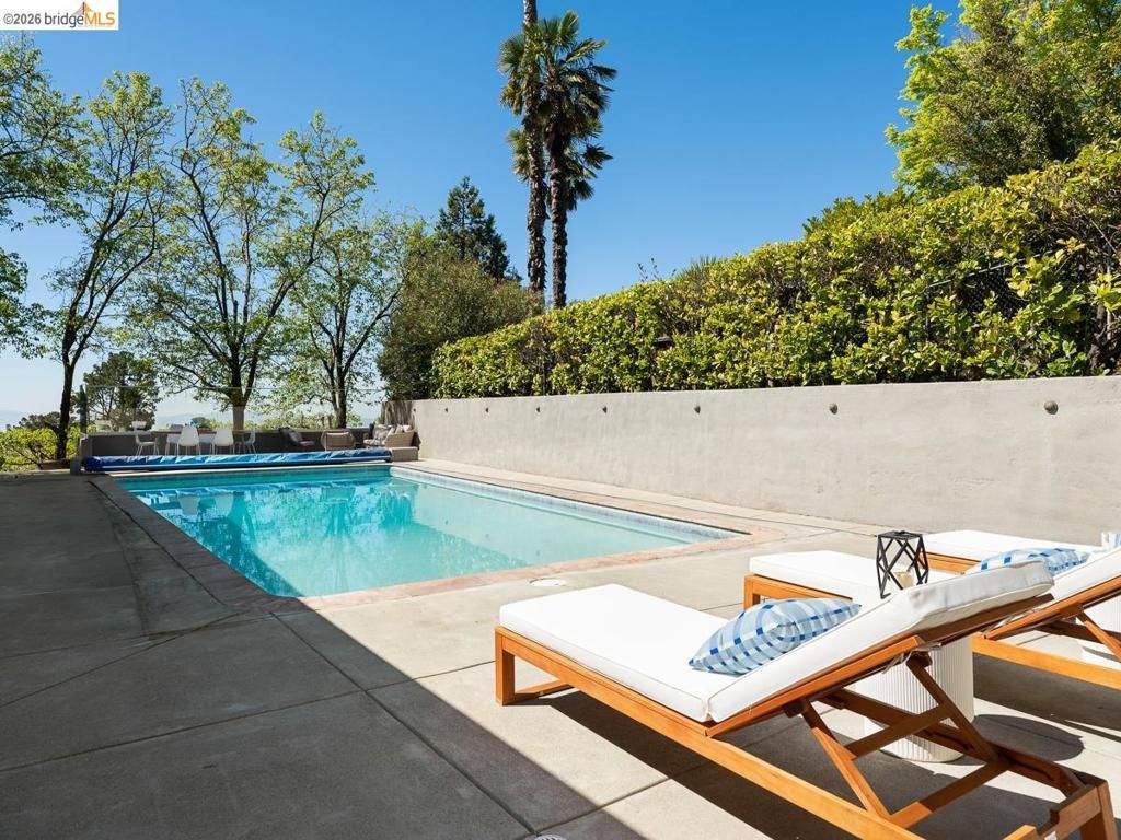 Image 44 of property listing at 12700 Skyline Blvd, Oakland, CA 94619