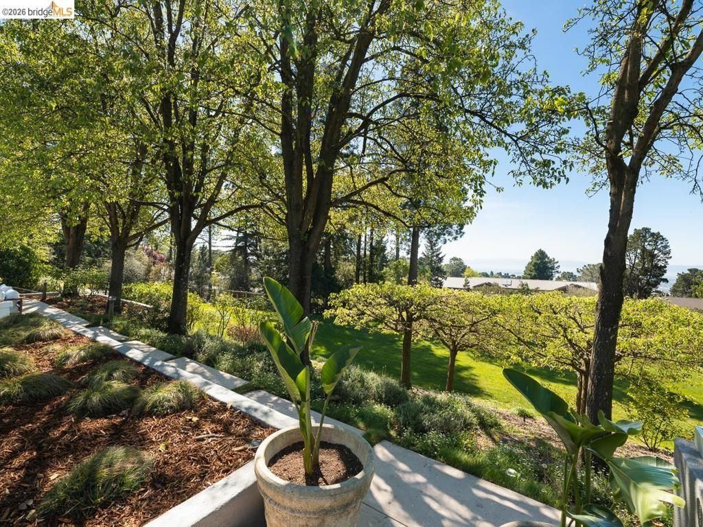 Image 46 of property listing at 12700 Skyline Blvd, Oakland, CA 94619