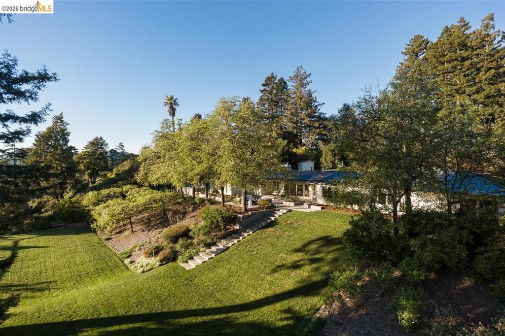 Image 48 of property listing at 12700 Skyline Blvd, Oakland, CA 94619