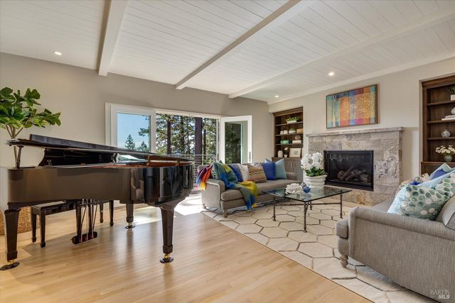 1155 Las Posadas Rd, Angwin, CA 94508