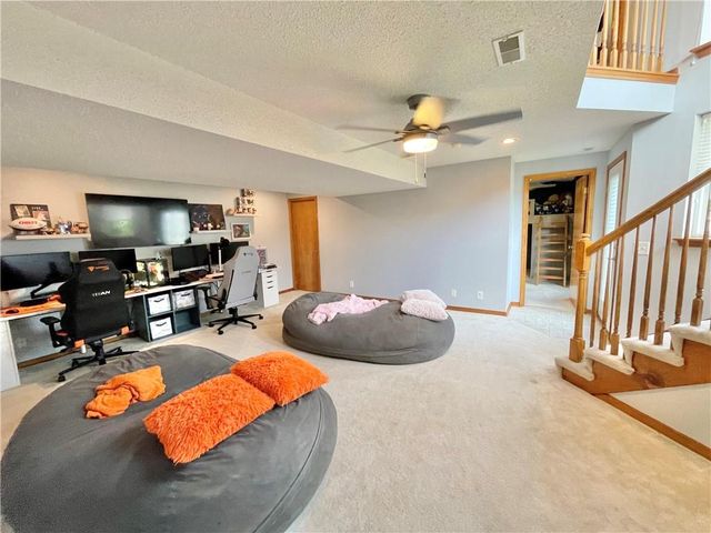 2224 W Ivory Circle, Excelsior Springs, MO 64024