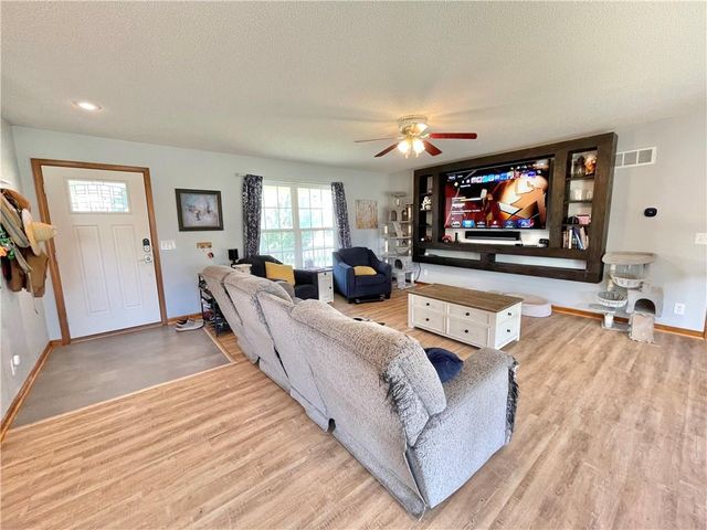 2224 W Ivory Circle, Excelsior Springs, MO 64024