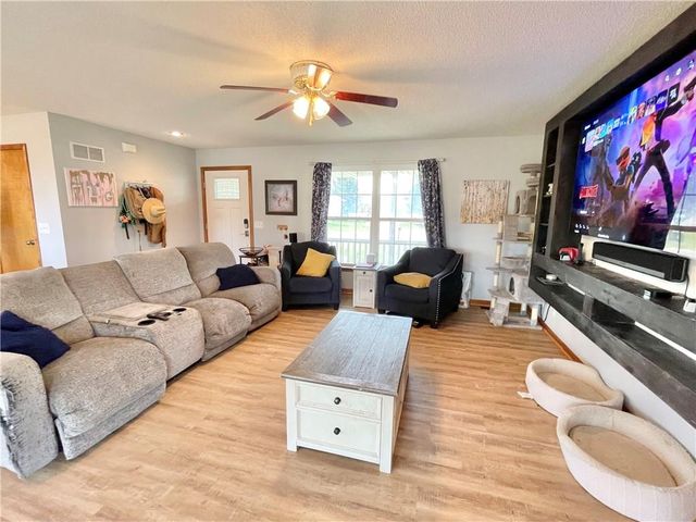 2224 W Ivory Circle, Excelsior Springs, MO 64024
