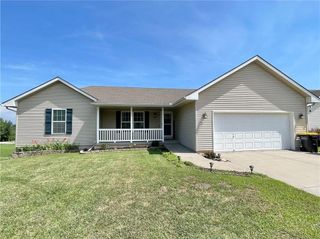 2224 W Ivory Circle, Excelsior Springs, MO 64024