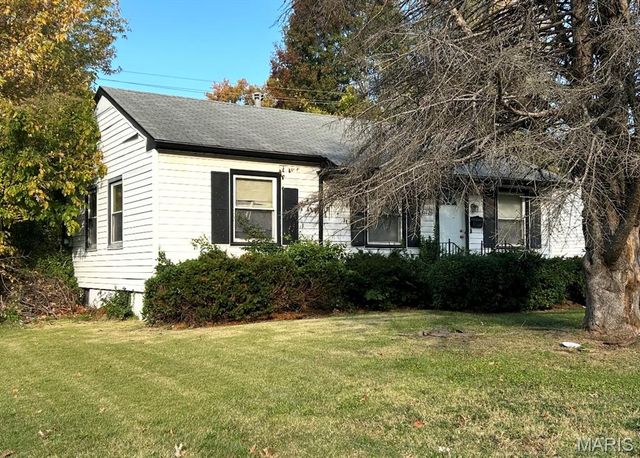 10429 Renfrew Drive, St Louis, MO 63137