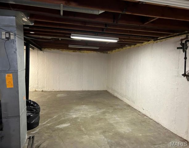 10429 Renfrew Drive, St Louis, MO 63137