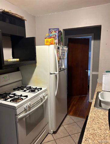 10429 Renfrew Drive, St Louis, MO 63137