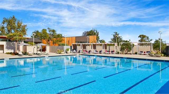 933 Chinon, Irvine, CA 92618