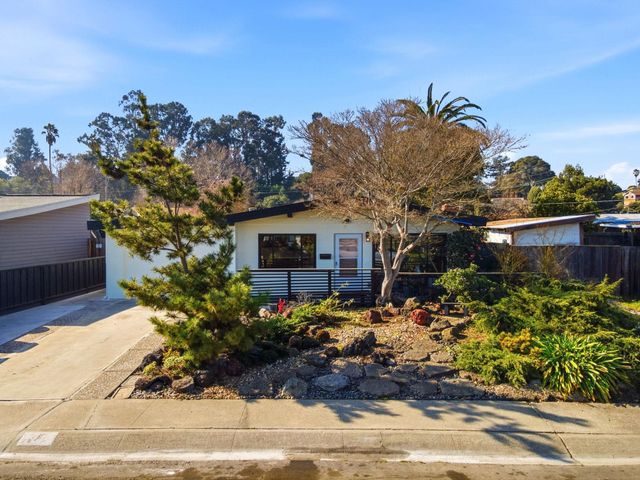 280 Calais Dr, Pinole, CA 94564