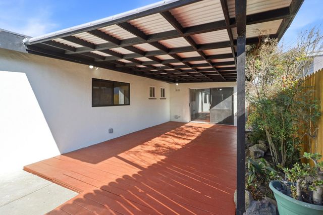 280 Calais Dr, Pinole, CA 94564