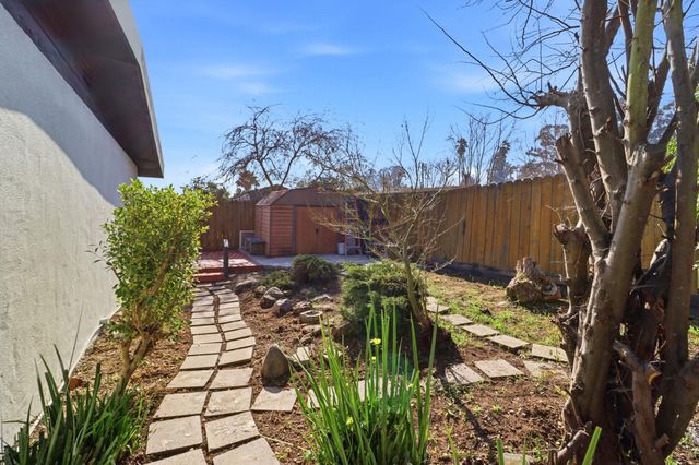 280 Calais Dr, Pinole, CA 94564