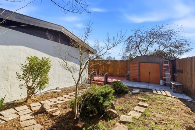 280 Calais Dr, Pinole, CA 94564