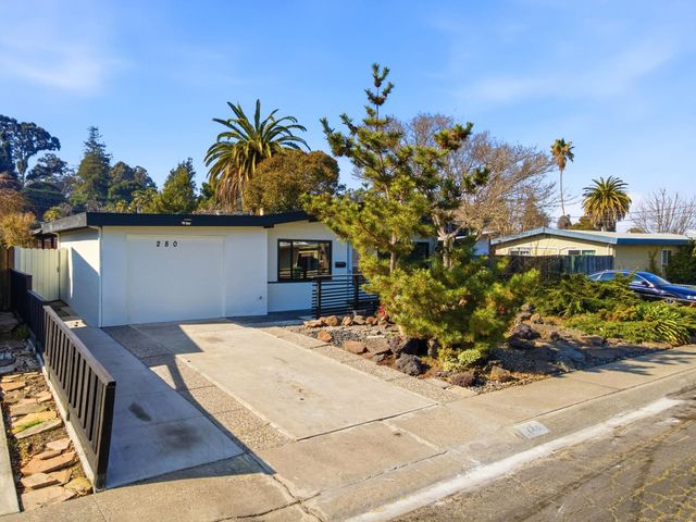 280 Calais Dr, Pinole, CA 94564