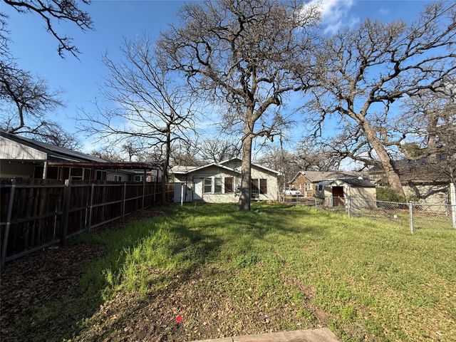 2332 Carnation Avenue, Fort Worth, TX 76111