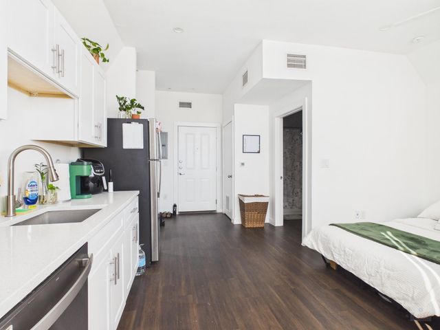 1010 W 26th ST 306, Austin, TX 78705