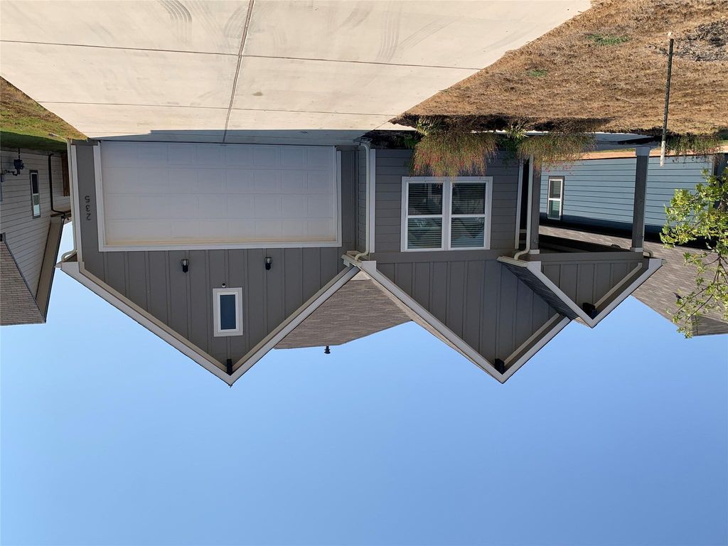 235 Sweetwater Creek LN, Hutto, TX 78634