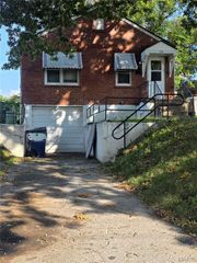 3518 Calvert Avenue, St John, MO 63114