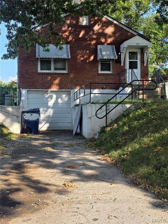 3518 Calvert Avenue, St John, MO 63114