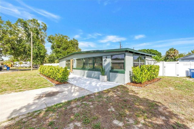 7599 MEADOWLAWN DRIVE N, St Petersburg, FL 33702