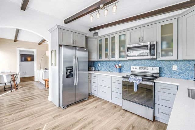 7599 MEADOWLAWN DRIVE N, St Petersburg, FL 33702