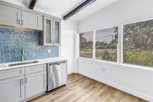 7599 MEADOWLAWN DRIVE N, St Petersburg, FL 33702
