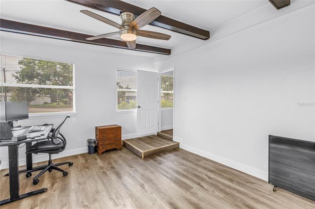 7599 MEADOWLAWN DRIVE N, St Petersburg, FL 33702