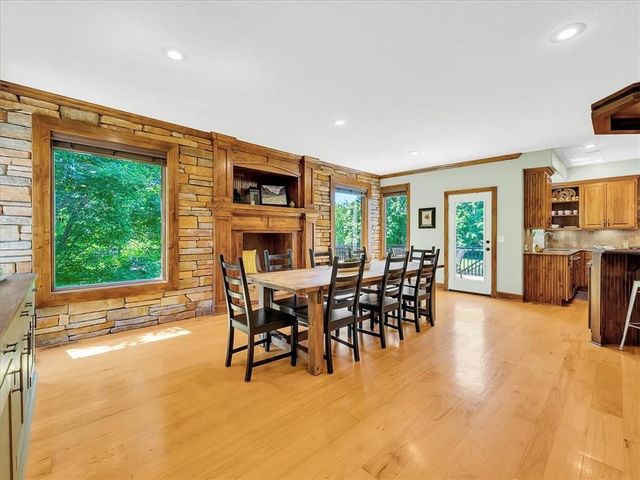 24165 W 112th Place, Olathe, KS 66061