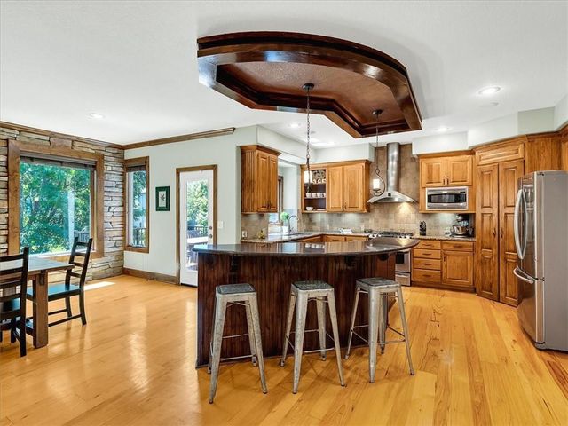 24165 W 112th Place, Olathe, KS 66061